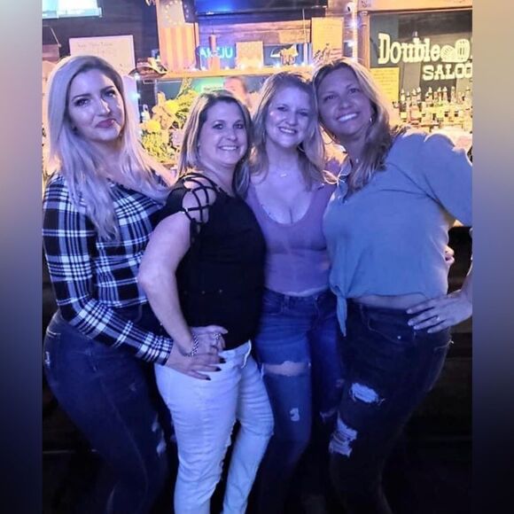 NWOT … MAY PINK “ Size: M” Long Sleeved Crop Top - Picture 5 of 5